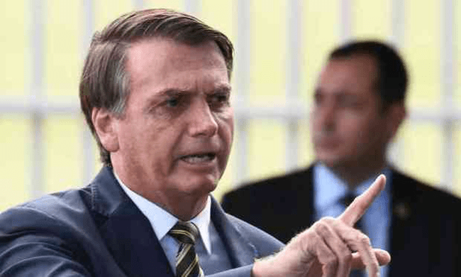 Folha diz que errou ao usar tag pedindo a saída de Bolsonaro