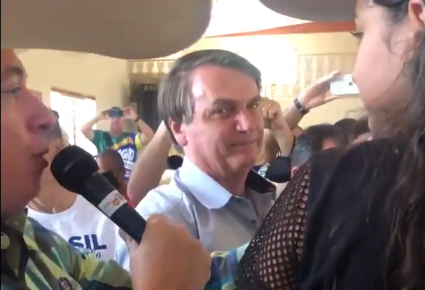 Bolsonaro participa de almoço com o povo e faz discurso