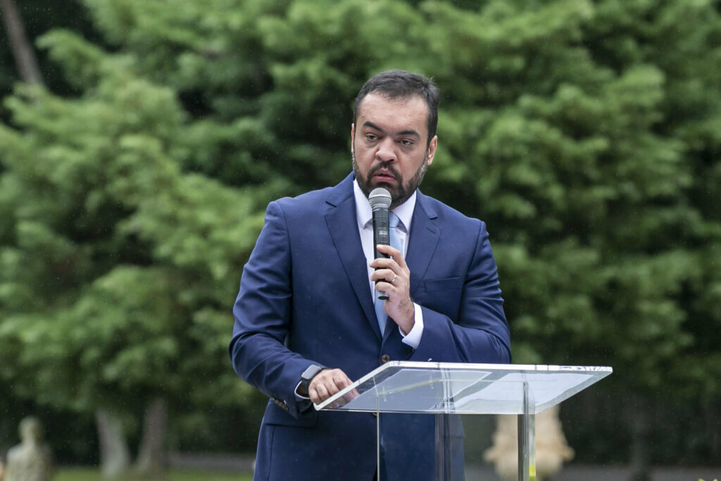 Castro volta atrás e anula veto ao projeto “Escola Sem Mordaça”