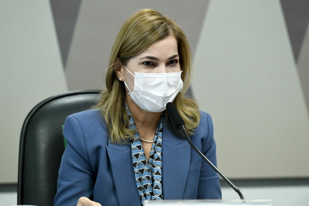 CPI: Mayra diz que não recebeu ordem para uso da cloroquina