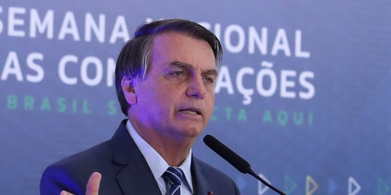 ‘É preciso botar um ponto final’ no ‘câncer’ no TSE, diz Bolsonaro