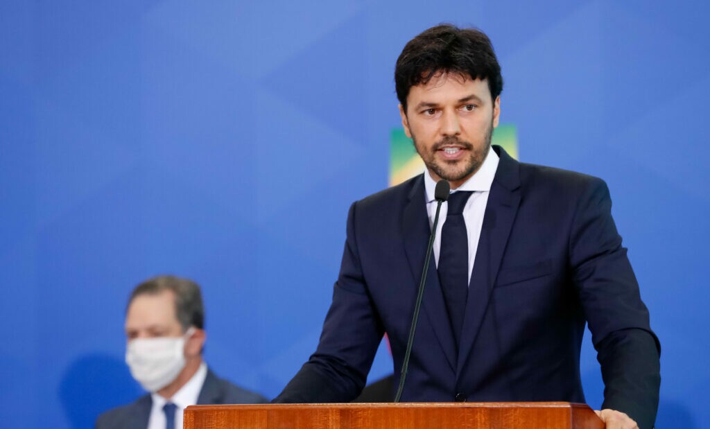 Ministro critica narrativa sobre o ‘500 mil mortos por Covid’