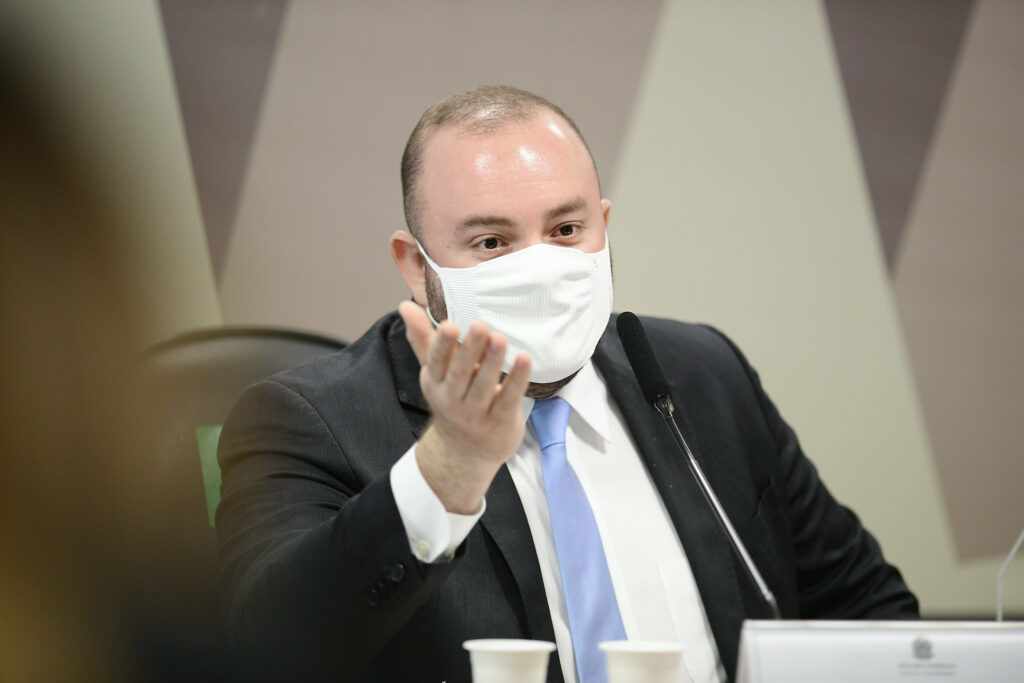 Fausto Jr. diz que Aziz também tem parte em crise no Amazonas