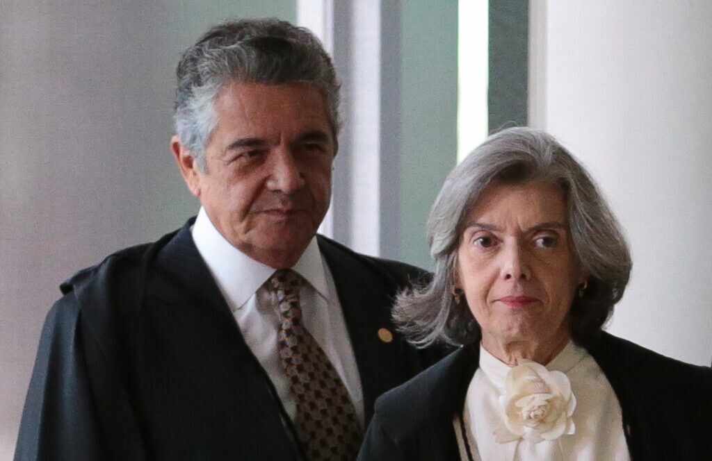 Marco Aurélio e Cármen Lúcia votam por manter Copa América