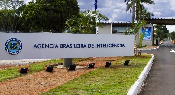 Abin rebate UOL e nega ter produzido dossiê sobre Hang