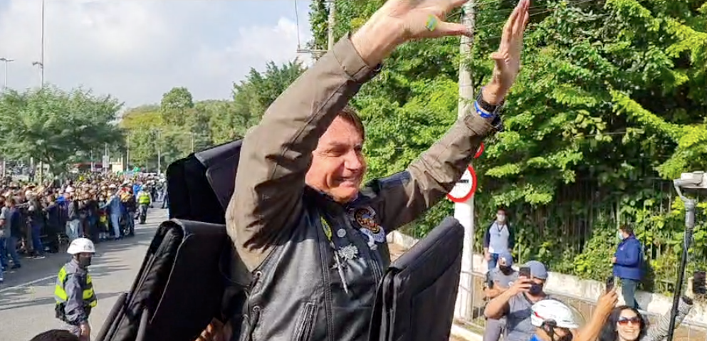 Bolsonaro encerra motociata defendendo tratamento precoce: ‘Parece pecado falar’