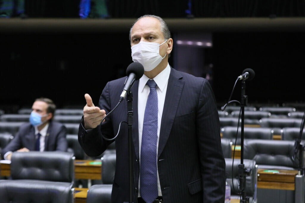 Barros rebate Luis Miranda e se coloca à disposição da CPI