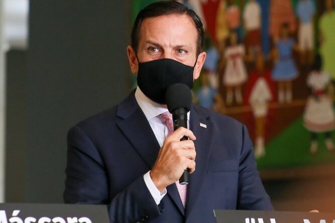 João Doria é recebido a gritos de “DitaDoria” no interior de SP