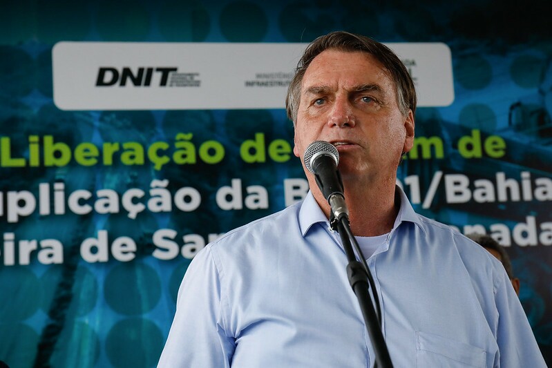 Jair Bolsonaro chama Barroso de “imbecil” ao pedir voto auditável