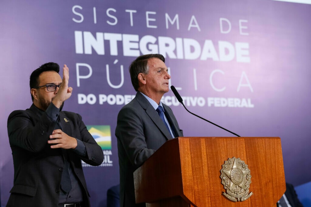 Bolsonaro diz que sem eleição democrática ‘o povo vai reagir’