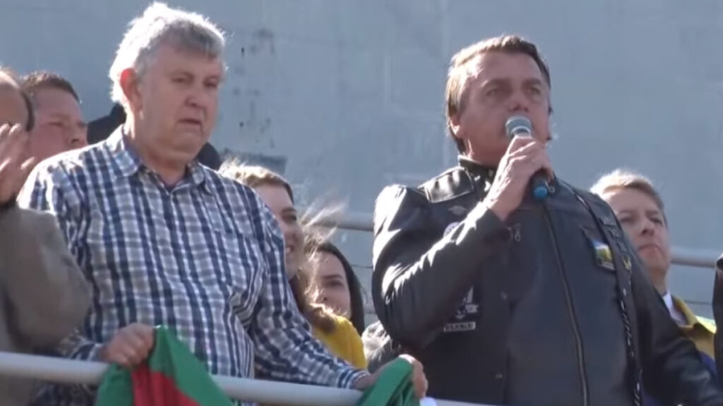 Bolsonaro: Barroso defende ‘bandeiras’ que ‘beiram a pedofilia’