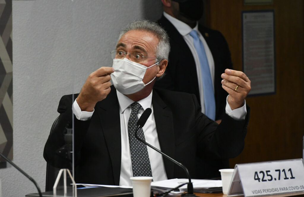 Renan: ‘Militares devem ignorar as loucuras do presidente’