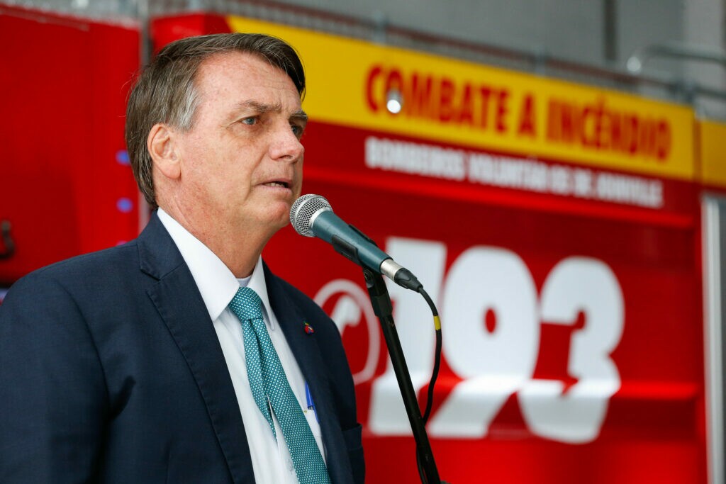 Bolsonaro: “Querem decidir as coisas no tapetão no Brasil”
