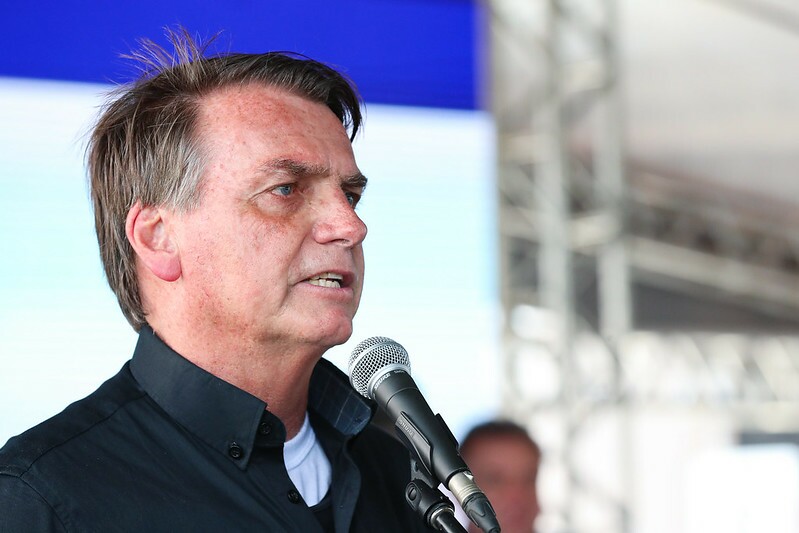 Jair Bolsonaro diz que o “povo armado não será escravizado”