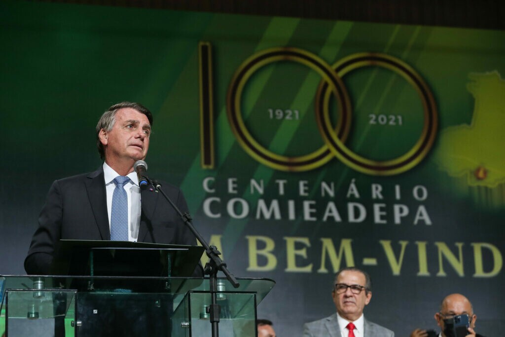 “Não queiram a minha cadeira. É de criptonita”, diz Bolsonaro