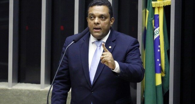 Otoni alerta PM sobre black blocs disfarçados no 7 de setembro