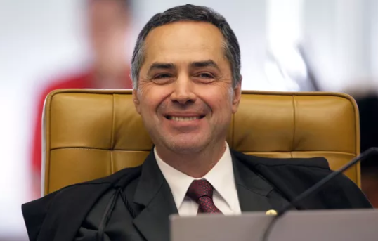 Na web, Barroso publica indireta sobre “quem está no poder”