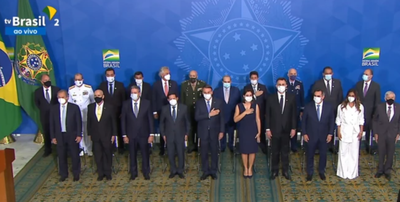 Durante discurso de posse, Ciro chama Bolsonaro de “timoneiro”