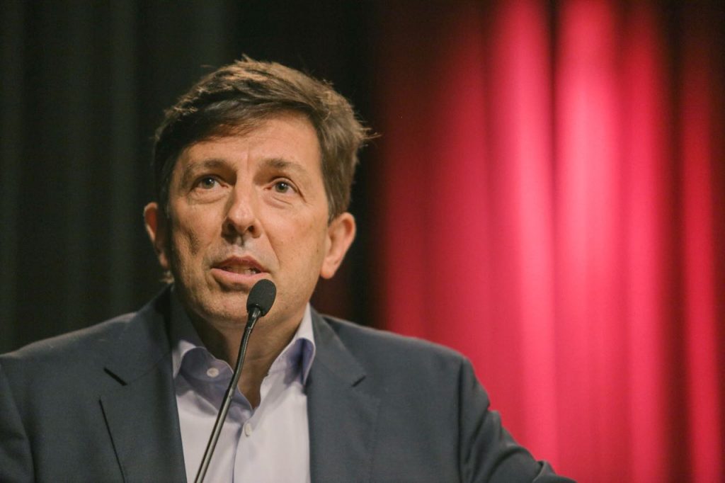 Amôedo: ‘Bolsonaro vai entregar país destruído e PT fortalecido’