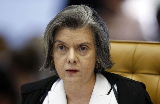 Não há “poder moderador”, diz Cármen sobre Forças Armadas