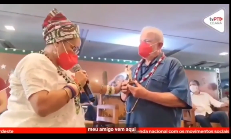 Vídeo: No Ceará, Lula é ‘benzido’ e ganha imagem de Zé Pilintra