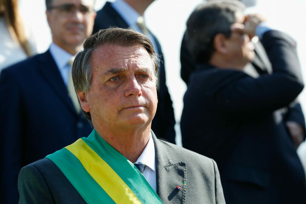 ‘Quero dizer aos canalhas que eu nunca serei preso’, diz Bolsonaro
